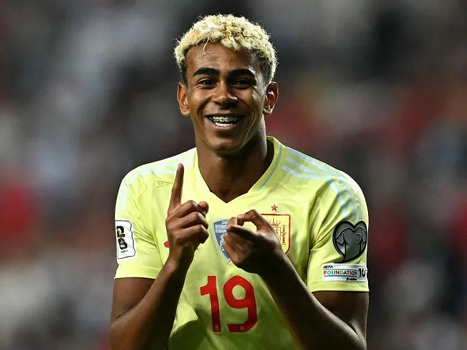 Lamine Yamal : « Si je n’arrive pas à avoir plusieurs Ballons d’Or, c’est que je n’aurai pas bien fait les choses »