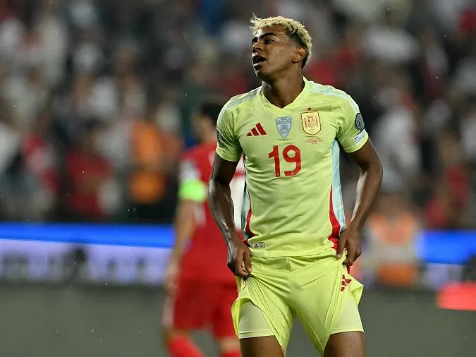Liga : Touché au pubis, Lamine Yamal est forfait face à Valence - Belga