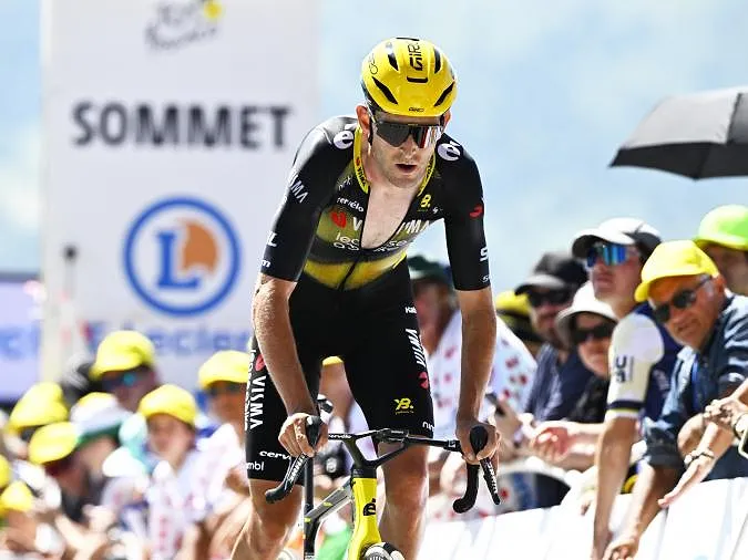 « Il me faudra 16 semaines pour retrouver une forme optimale » : opéré d’une hernie, Tiesj Benoot ronge son frein