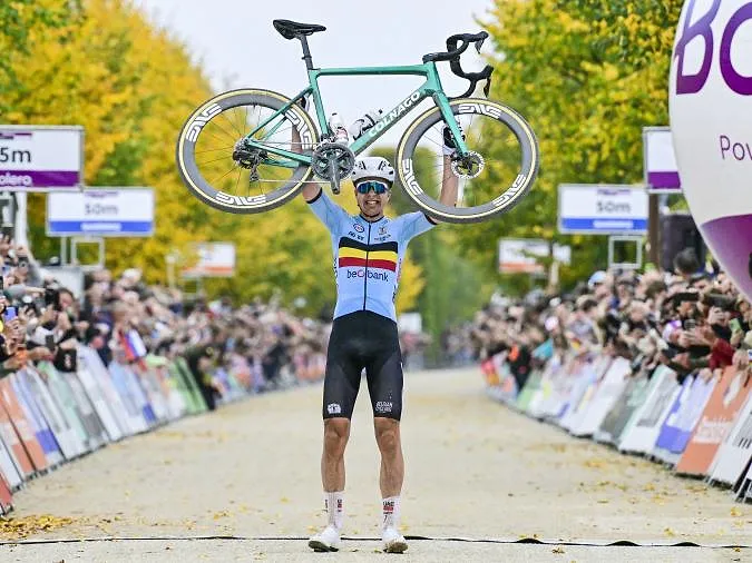 Florian Vermeersch remporte les championnats du monde de gravel à Maastricht