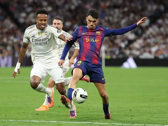 Coup dur pour le Barça, qui va être privé de Pedri pendant plusieurs semaines!