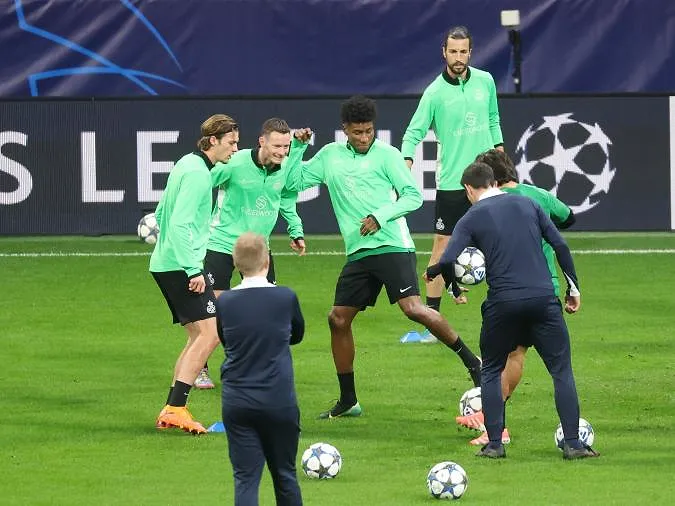 Sykes titulaire, Zorgane dans le jeu, David en pointe : la composition probable de l’USG contre Madrid