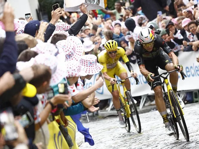 « C’était un pari » : Wout van Aert dévoile l’astuce qui lui a permis de battre Pogacar à Montmartre !
