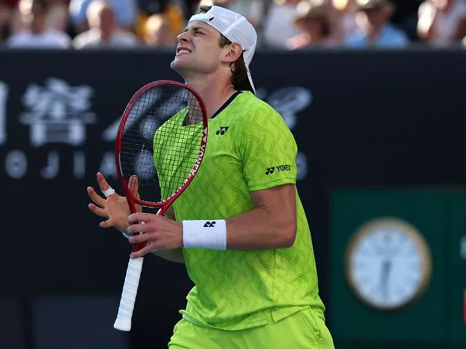 Déception pour Zizou Bergs à l’Open d’Australie : le Belge battu en 4 sets par Hubert Hurkacz