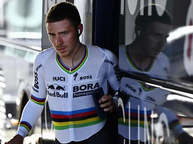 « J’espère qu’il ne voudra pas revenir dans 2 ans » : Lefevere revient sur le transfert d’Evenepoel et détruit Red Bull