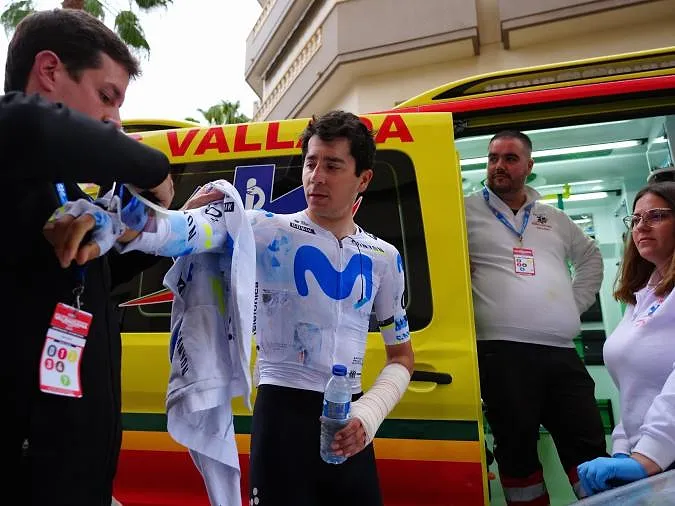 Coup dur pour Cian Uijtdebroeks : il souffre d’une fissure dans le coude gauche