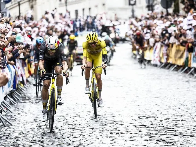 Van Aert revient sur sa victoire à Montmartre : « Pogačar était en dessous de son meilleur niveau »