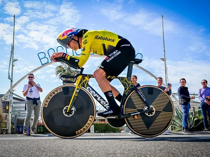 Un chrono en mode mineur pour van Aert, qui vise l’étape gravel : « J’espère pouvoir être compétitif »