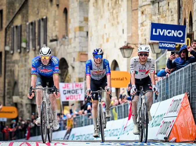 Mathieu van der Poel s’impose de justesse sur la deuxième étape du Tirreno-Adriatico