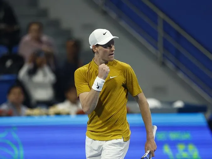 Jannik Sinner s’offre Indian Wells : l’Italien a pris le meilleur sur Daniil Medvedev en finale ! (vidéo)