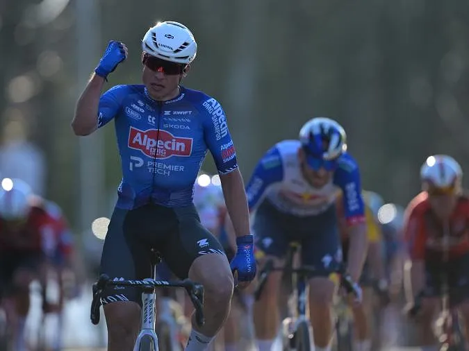 Philipsen débloque son compteur à Nokere, Segaert repris dans la dernière ligne droite