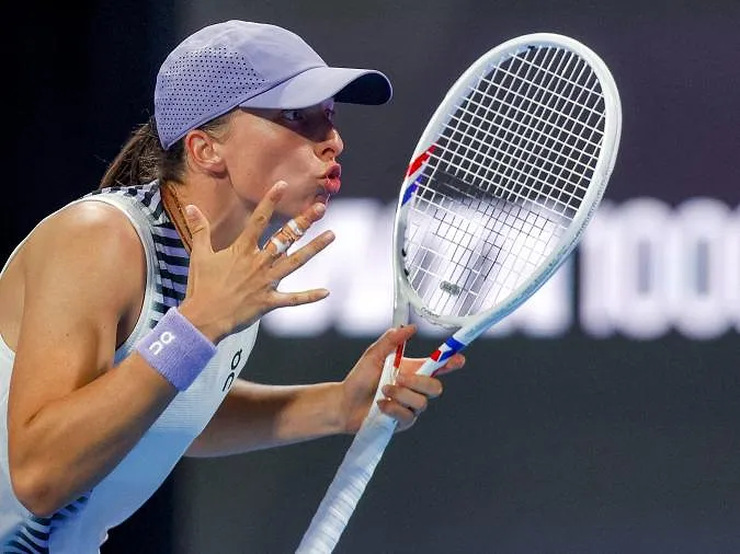 « Je suis un peu perdue » : une première depuis 2021 qui va laisser des traces pour Iga Swiatek