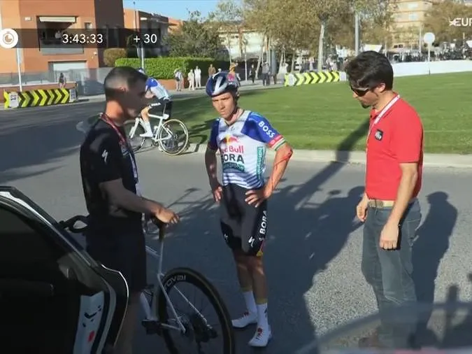 Le directeur sportif de Remco Evenepoel inquiet : « Pas impossible qu’il doive abandonner  »