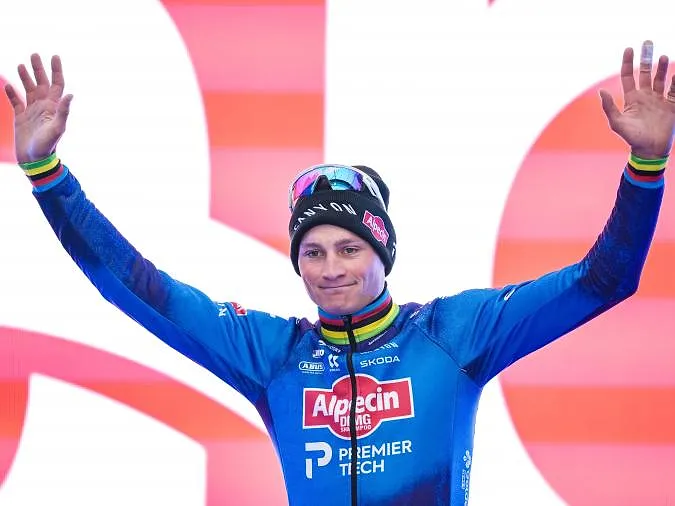 Van der Poel a failli être rejoint au dernier kilomètre : « Je n’avais plus les jambes pour sprinter »