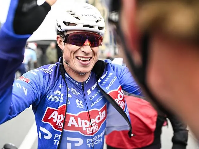 « C’était un objectif depuis très longtemps » : Jasper Philipsen réagit à sa victoire à In Flanders Fields