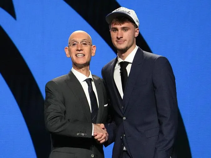 51 points à 19 ans : Cooper Flagg devient le plus jeune joueur à franchir la barre des 50 points en NBA - TIMOTHY A. CLARY / AFP