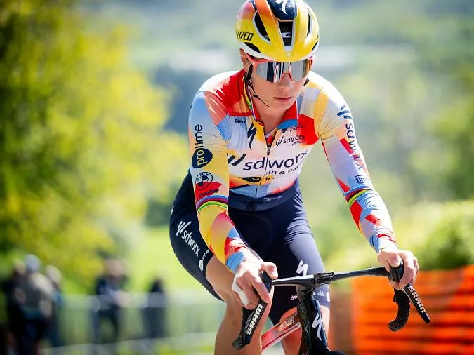 « Je dois avoir une confiance absolue » : Lotte Kopecky à la conquête de Liège