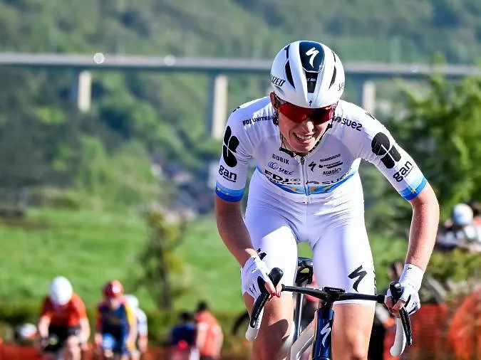 Liège-Bastogne-Liège dames : Partie en solo, Demi Vollering s’impose pour la troisième fois !