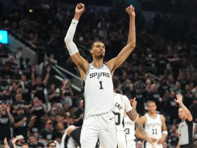 NBA : Wembanyama et les Spurs gagnent le 5ème match contre les Blazers et filent en demi-finale !