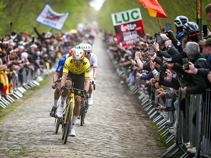 « C’est un peu comme le cyclocross et je trouve ça magnifique » : Wout van Aert veut s’amuser en gravel