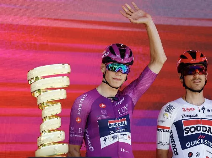 Giro : Paul Magnier à nouveau le plus fort au sprint, s’empare de la 3ème étape !