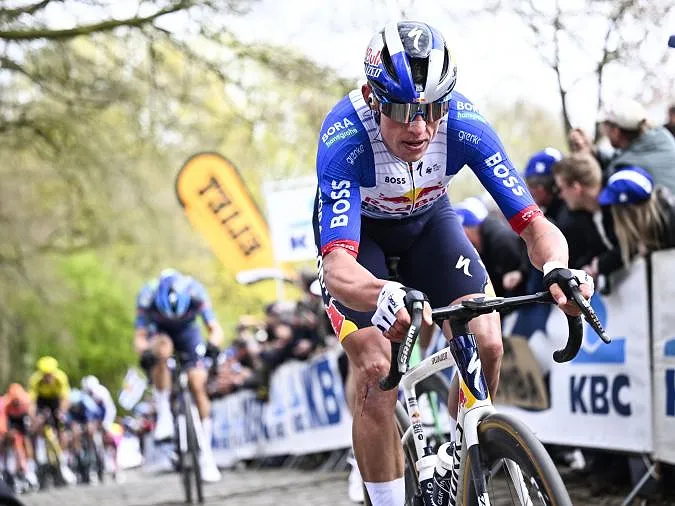 Tour de Wallonie : Laurence Pithie s’impose dans un sprint réduit après une chute massive à 2 km de la ligne