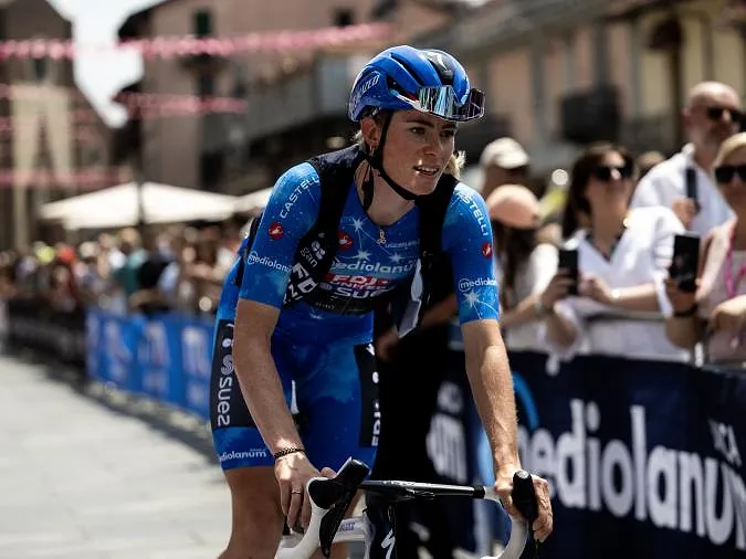 Demi Vollering remporte le Tour d’Italie féminin, Elisa Longo Borghini prend la dernière étape