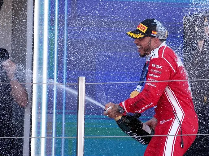 « Un rêve » : Lewis Hamilton aux anges après sa première victoire avec Ferrari !