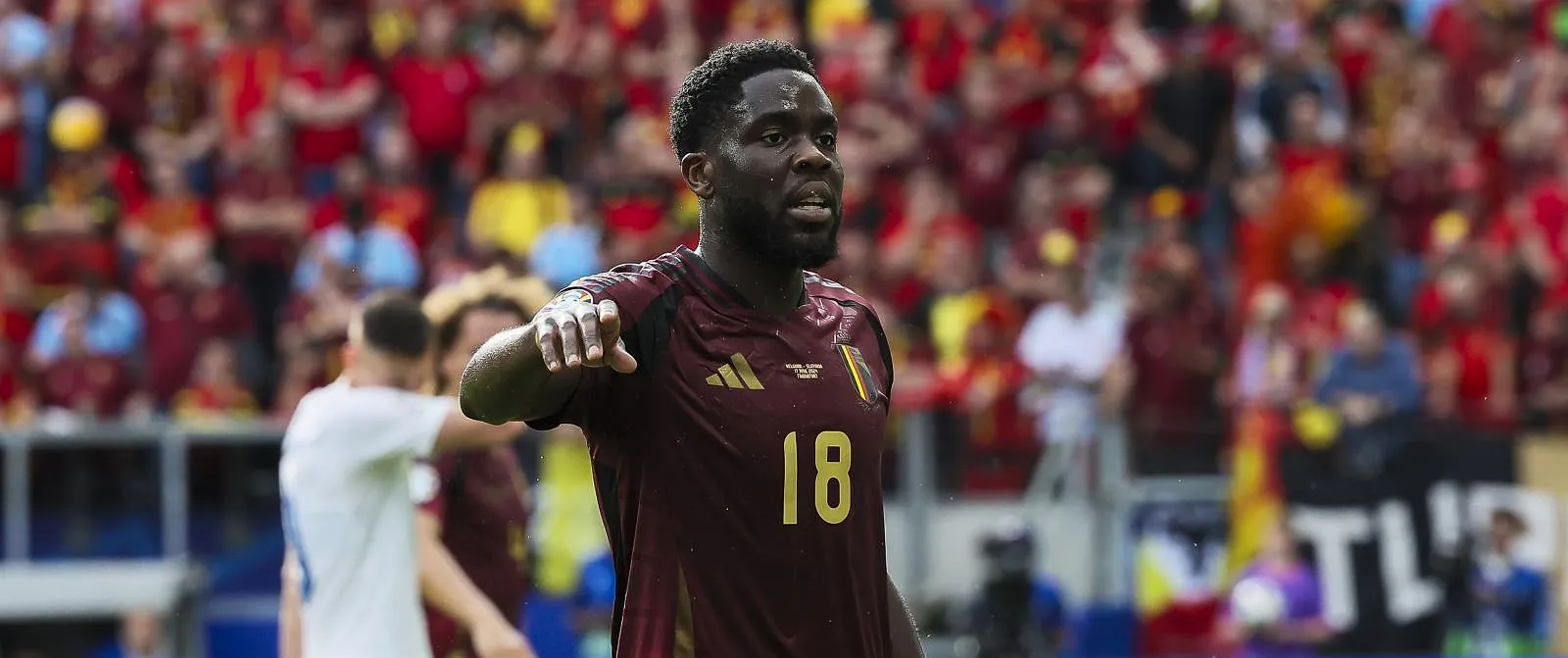 Orel Mangala verlaat Lyon: de Rode Duivel probeert zijn carrière nieuw leven in te blazen in de Premier League - Circus Daily