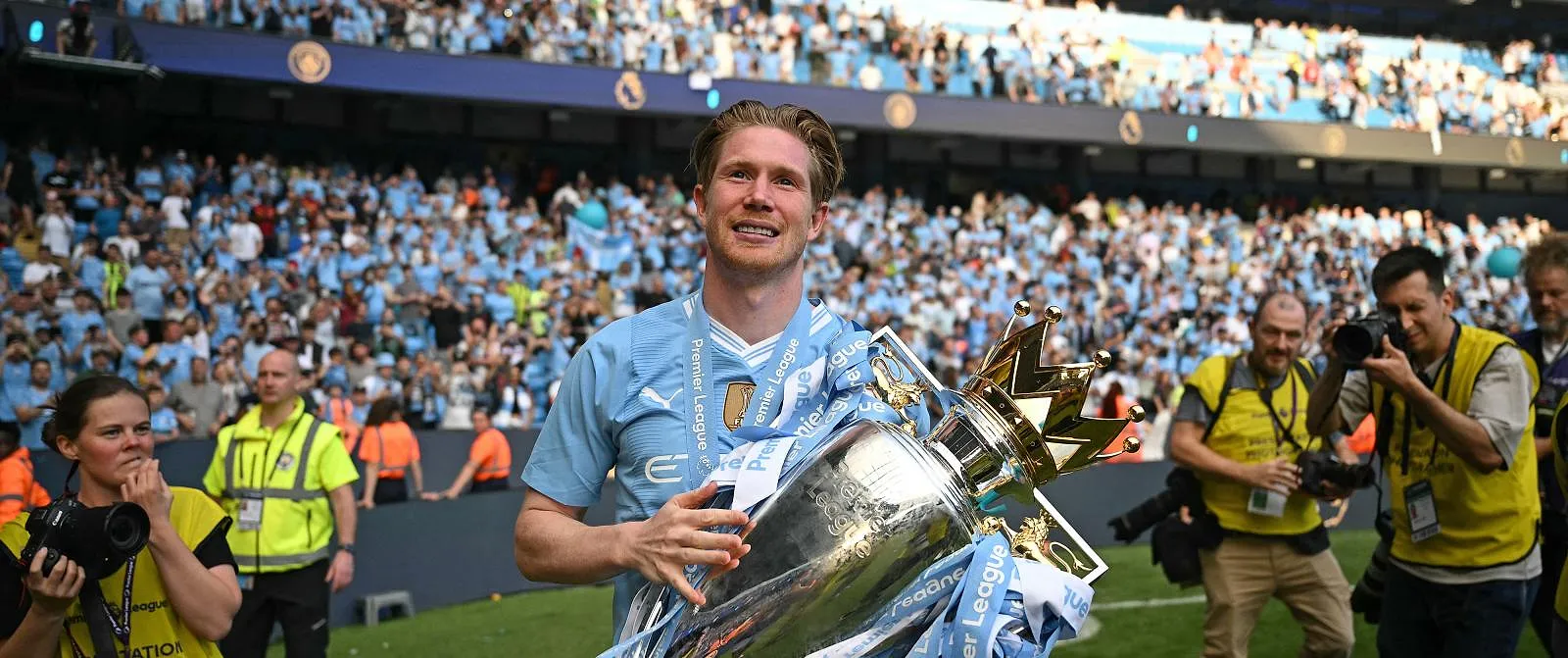 Hier is de top 10 best betaalde voetballers ter wereld! - Circus Daily