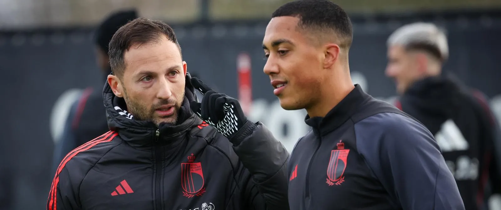 Rode Duivels | « Domenico Tedesco is niet het probleem » : Youri Tielemans verdedigt bondscoach - Respect tussen de twee mannen. - S.HE. en Sudinfo