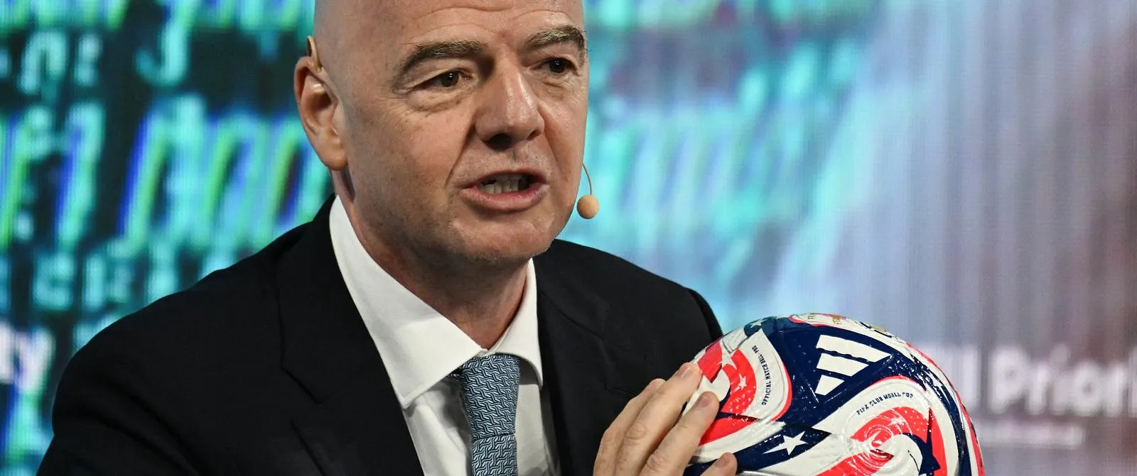 Gianni Infantino kondigt grote vernieuwing aan voor de WK-finale 2026! - Circus Daily