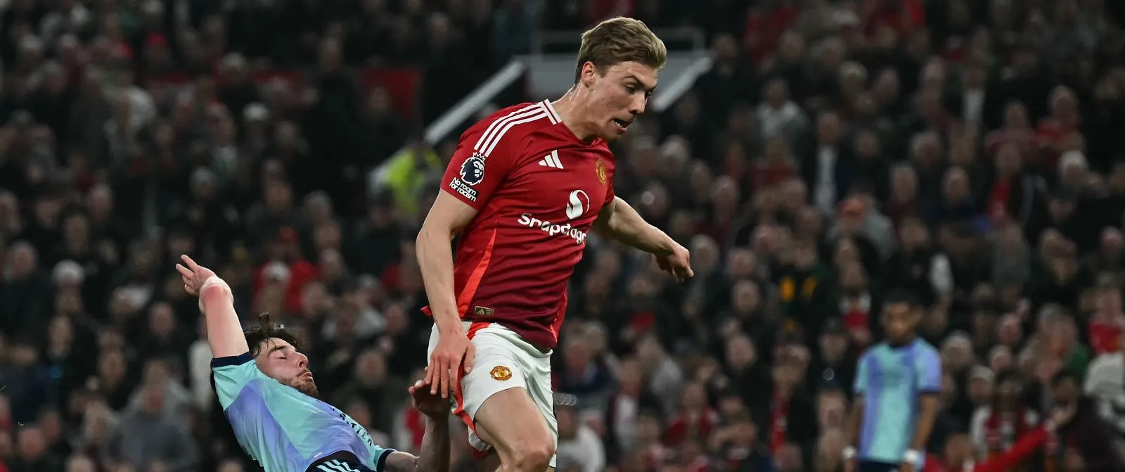 Premier League: Arsenal struikelt tegen Manchester United en neemt afscheid van de titel - Circus Daily