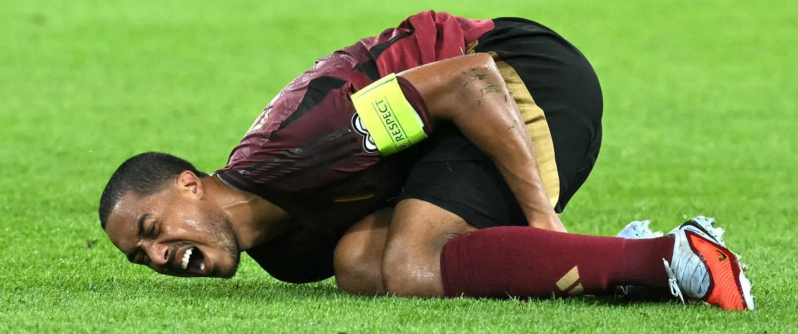 Zware domper voor Aston Villa en Youri Tielemans, die meerdere weken out is! - Circus Daily