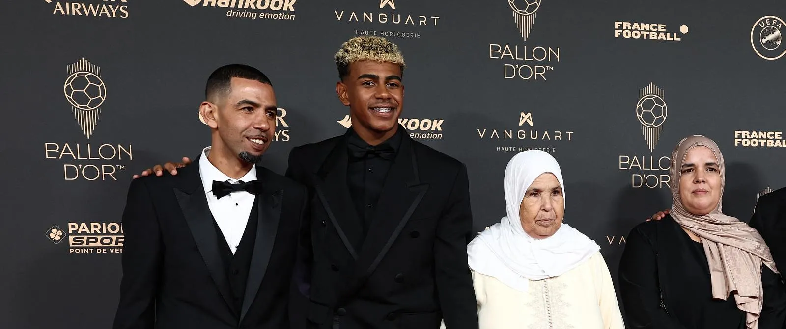 «Mijn zoon is de beste speler ter wereld»: de vader van Yamal kan de Gouden Bal voor Dembélé niet verteren - Circus Daily