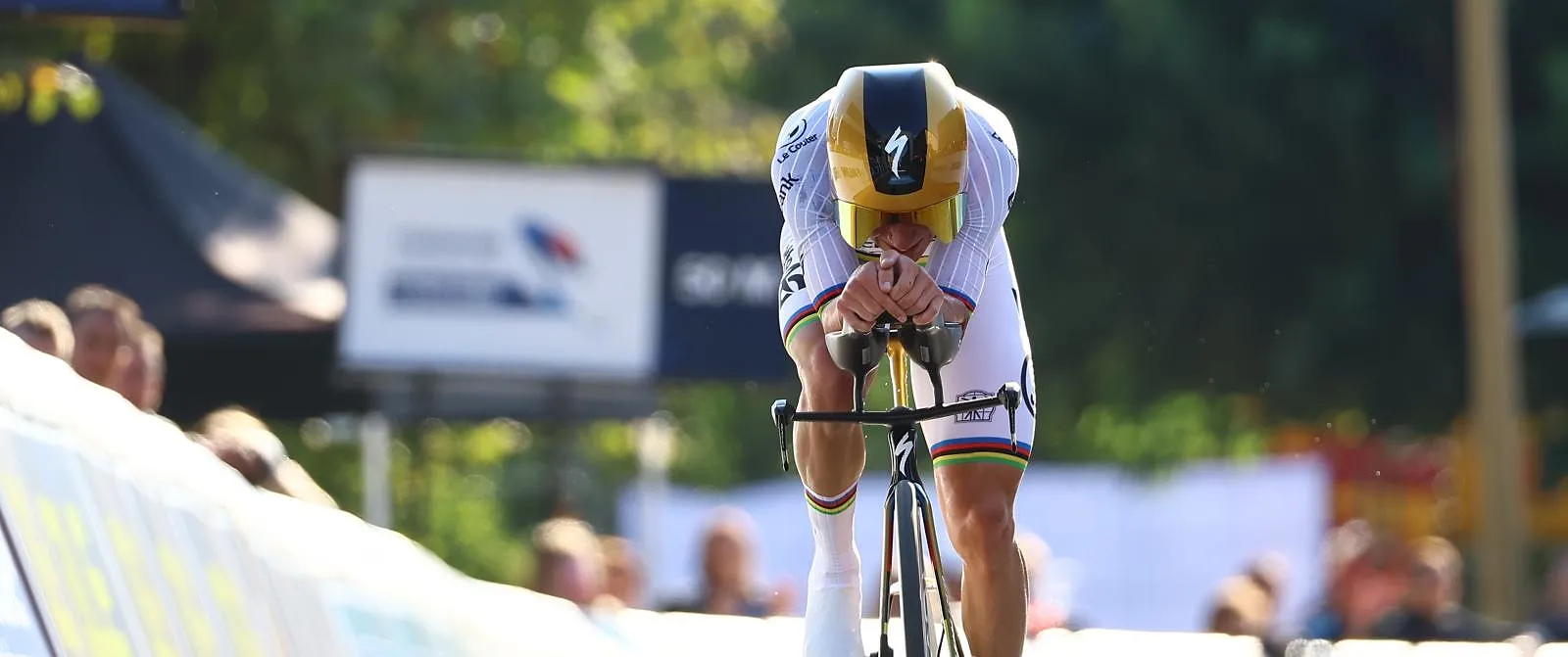 Een week na zijn wereldtitel in de tijdrit wint Evenepoel ook het EK - Circus Daily