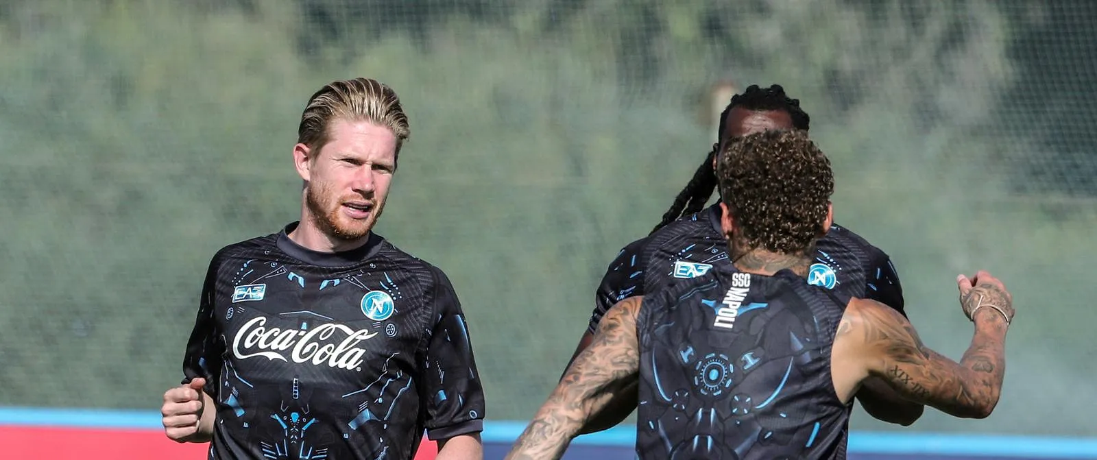 Na zijn misnoegde gebaren richting Conte kent Kevin De Bruyne zijn sanctie - Jérôme Jordens