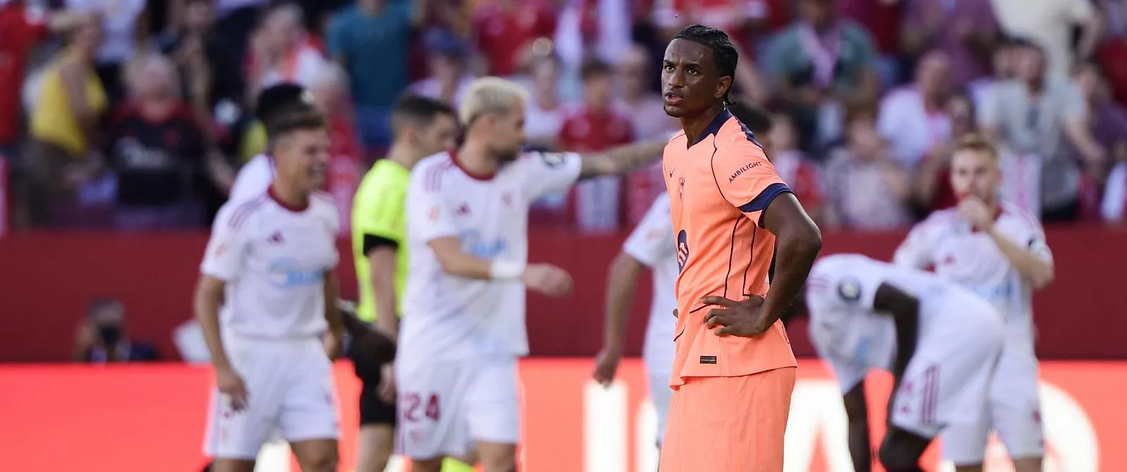 «Het slechtste Barça van het Flick-tijdperk»: Barcelona onder vuur na zware nederlaag in Sevilla! - Circus Daily
