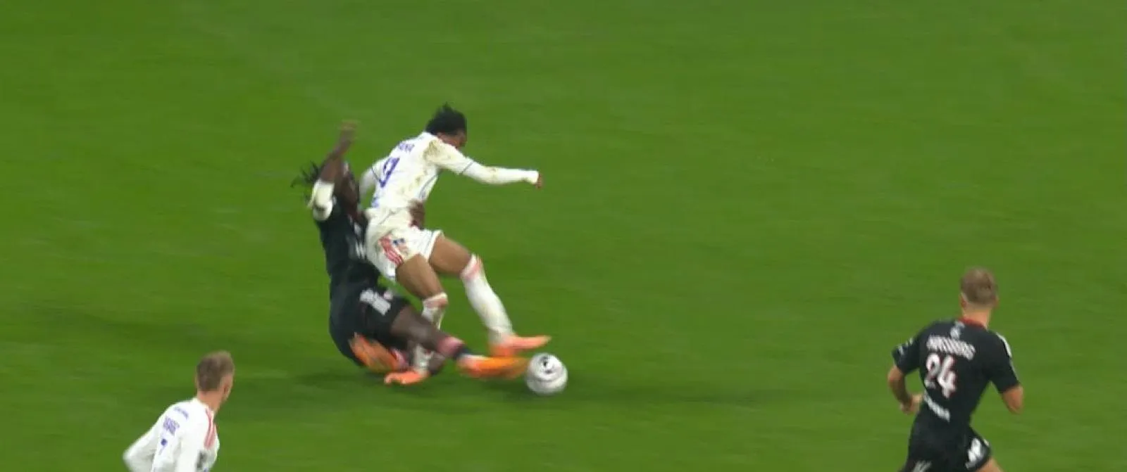 Malick Fofana meerdere maanden out met enkelkwetsuur - Belga