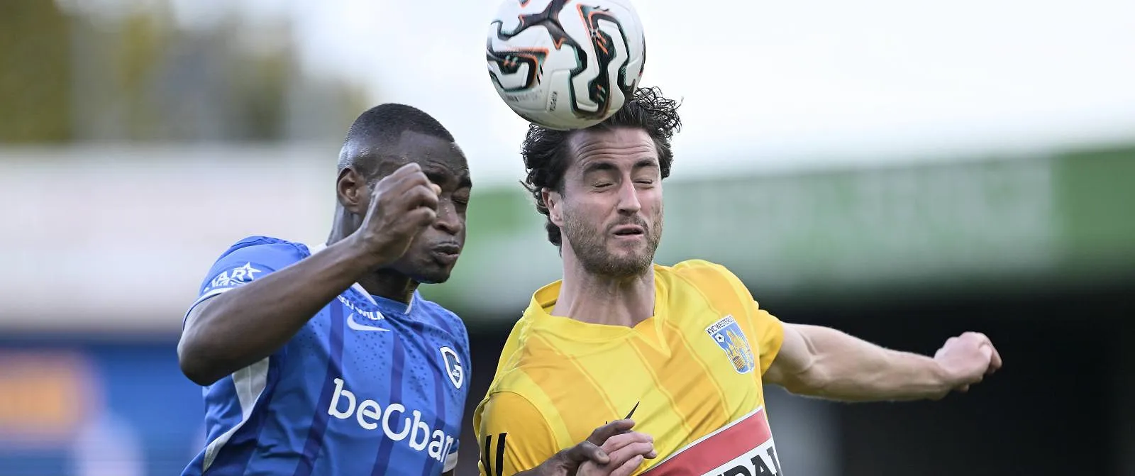 KRC Genk knoopt in Westerlo weer aan met de zege - Belga