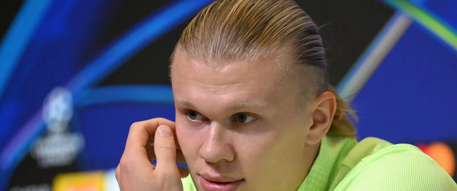 Haaland bescheiden bij vergelijkingen met Messi en Ronaldo: « Niemand kan in hun buurt komen! » - Circus Daily