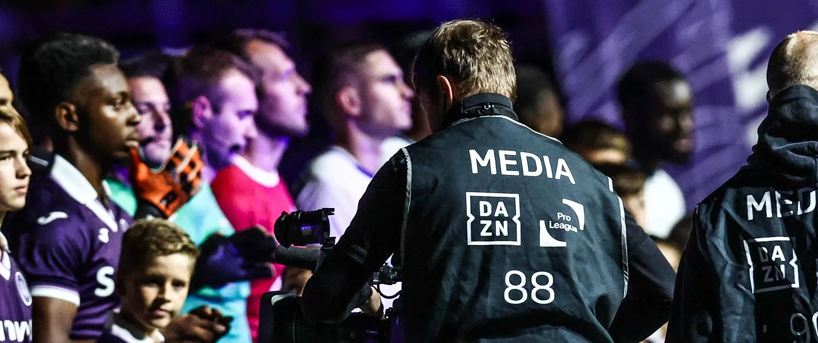 Uitzendrechten Belgisch voetbal: Pro League wil urgentie-arbitrage DAZN verplichten om afspraken na te komen - Belga