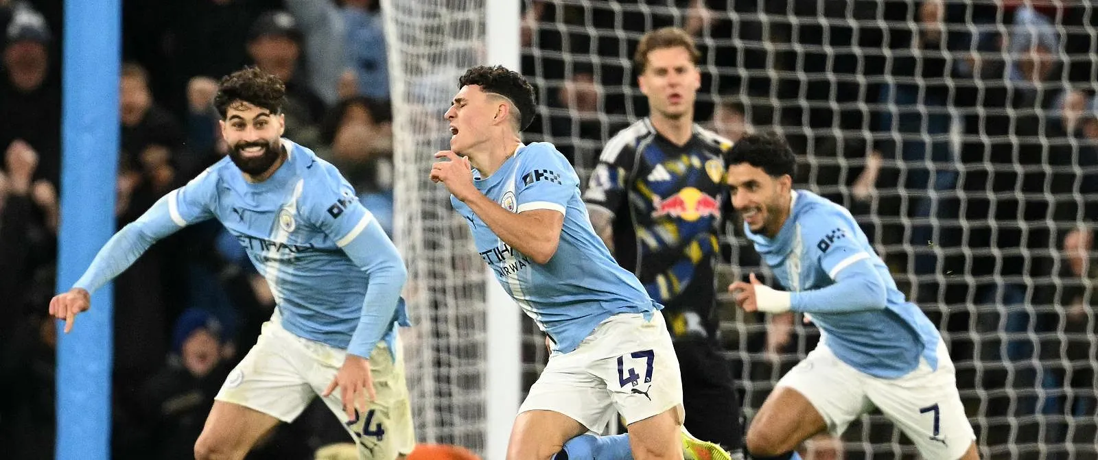 Foden schenkt Man City late thuiszege tegen Leeds - Belga