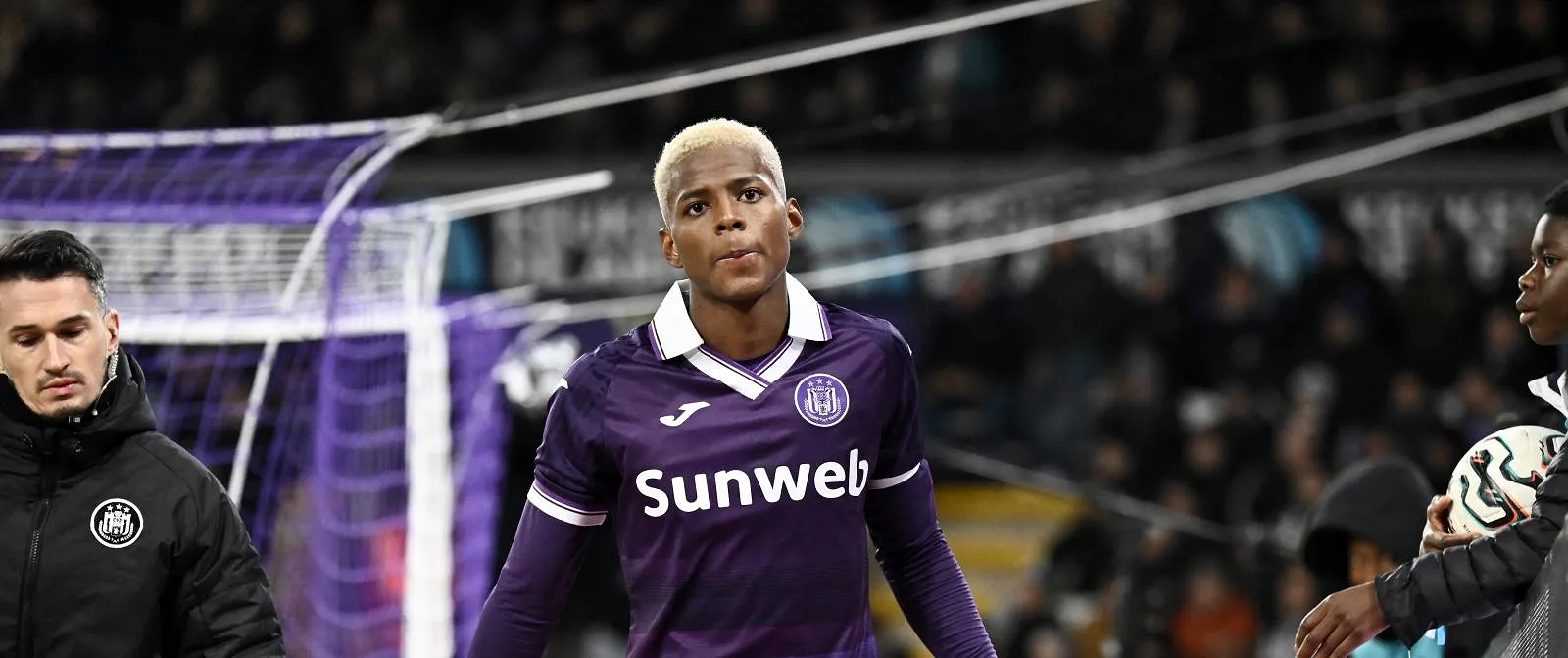 Anderlecht: Angulo heeft een breukje in de hand… maar hij speelt toch tegen Genk! - Circus Daily