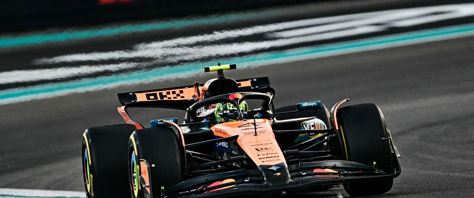 Formule 1: Lando Norris kroont zich voor het eerst tot wereldkampioen! - Circus Daily