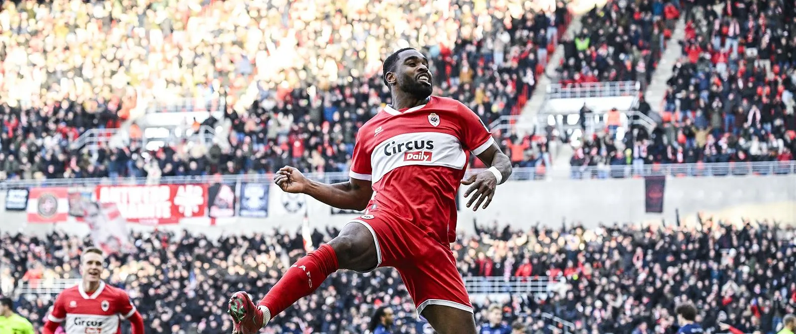 Efficiënt Antwerp legt Zulte Waregem over de knie op de Bosuil - Belga