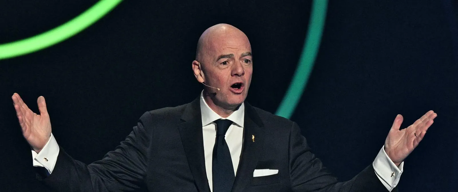 FIFA overweegt wijziging buitenspelregel - Circus Daily