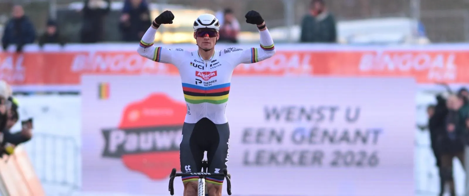 Oppermachtige Mathieu van der Poel behaalt in de Kuil negende zege in evenveel crossen - Belga