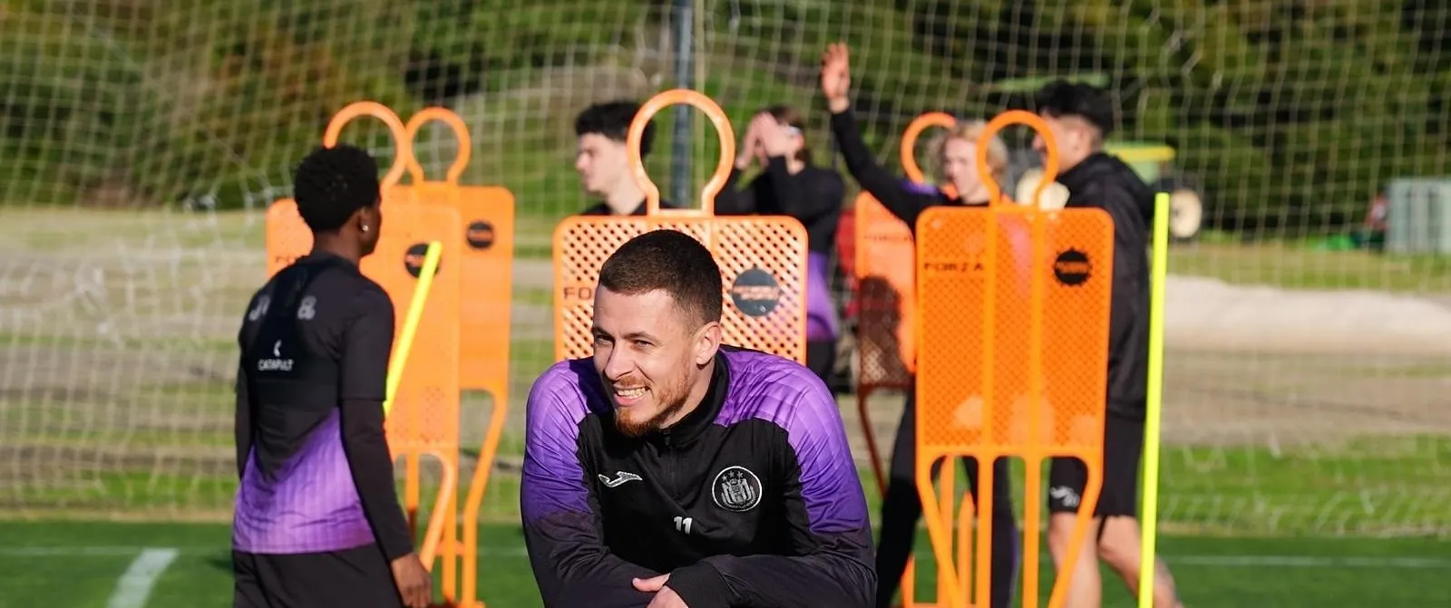 Anderlecht stelt verlenging met lager loon voor, Thorgan Hazard houdt de boot af - Circus Daily