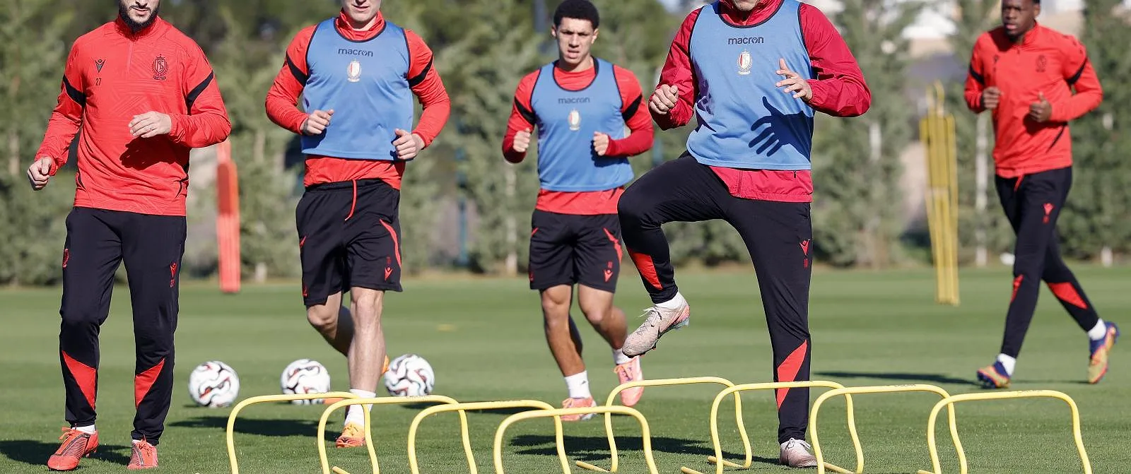 « Ik heb vertrouwen, we kunnen de grote ploegen kloppen » : Standard klaar voor een waanzinnige kalender - Circus Daily